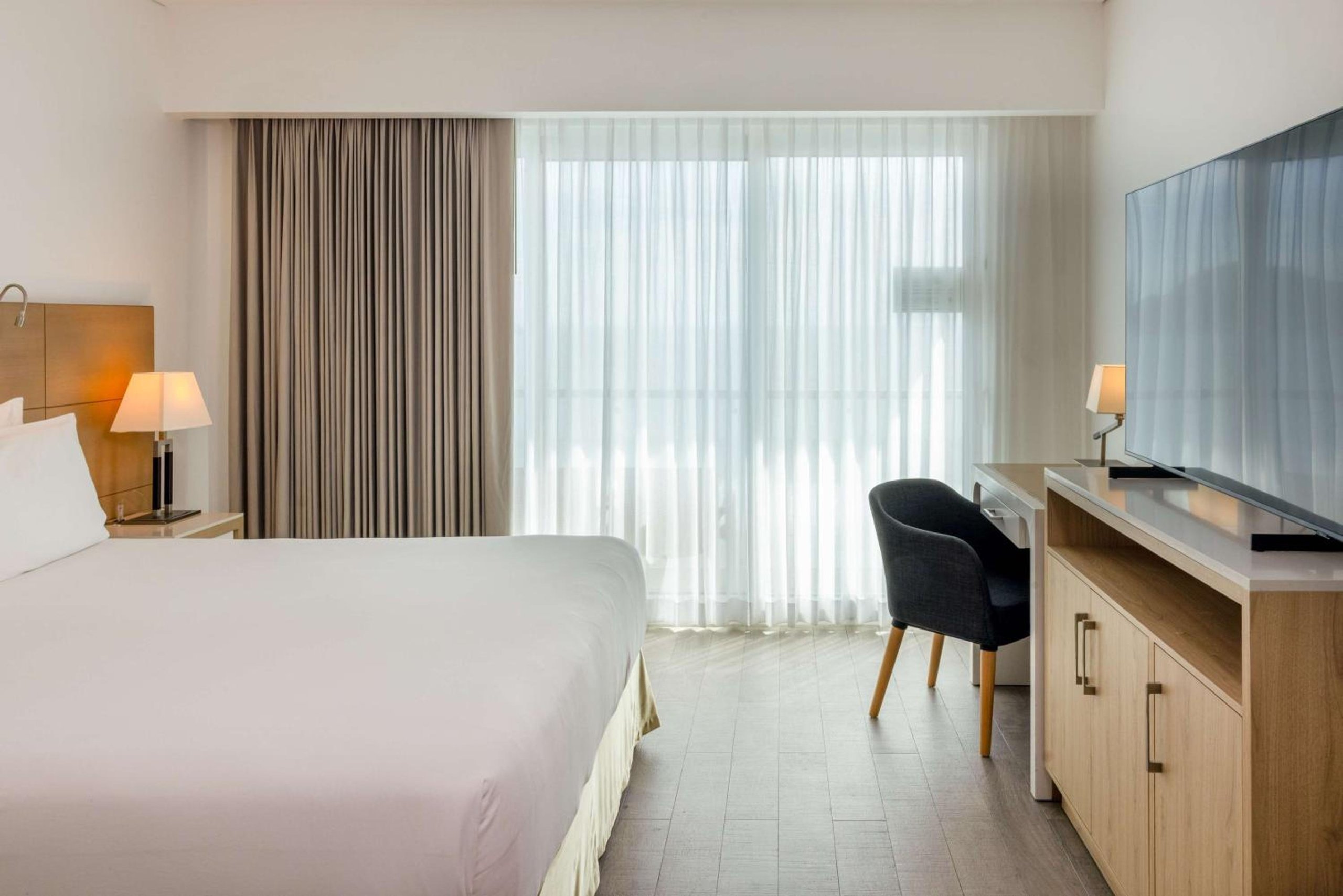 Suite Junior Queen con vista a la ciudad — 7