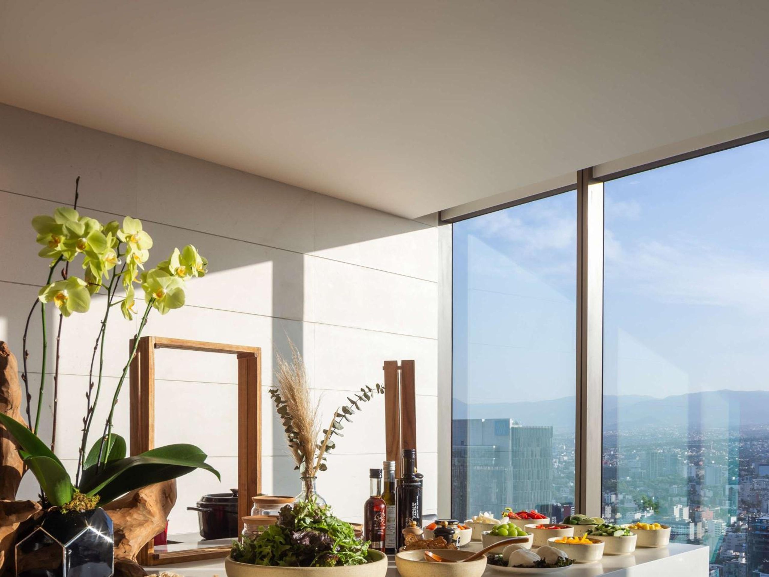 Suite Junior con Dos Camas Dobles y Vista al Horizonte — 7