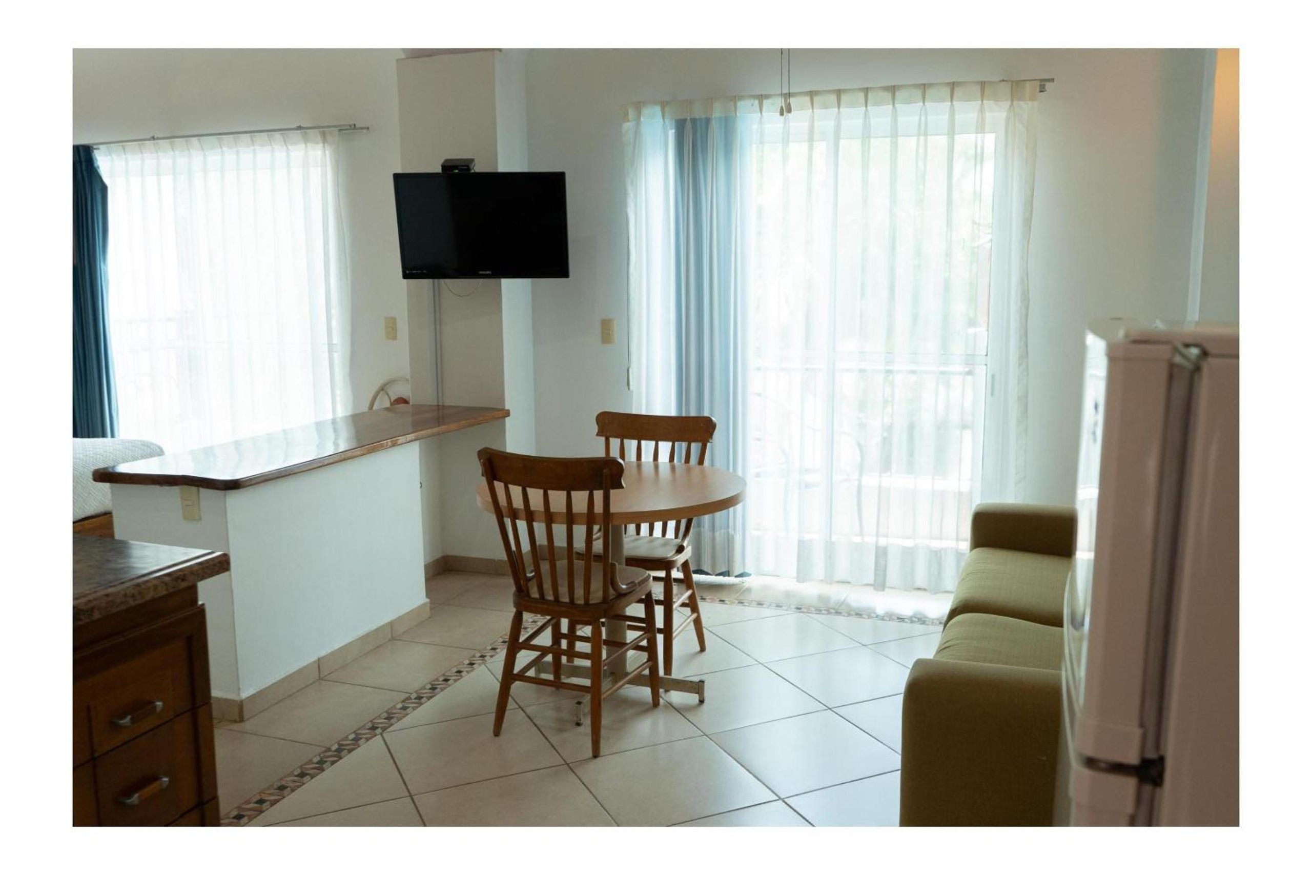 Habitación Estándar Doble con Dos Camas Dobles — 3
