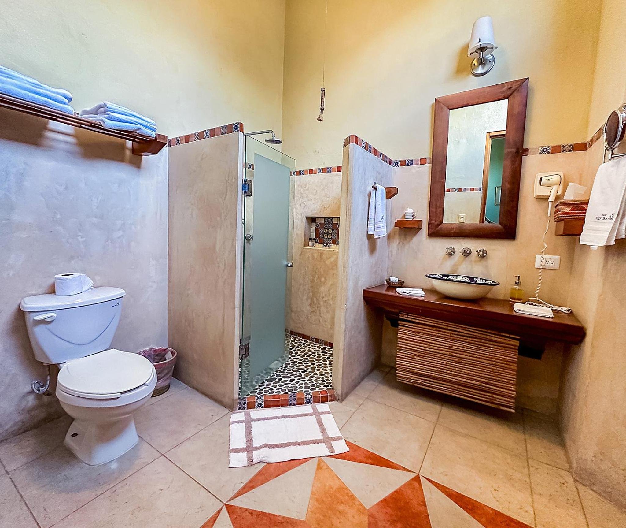 Suite Queen con Bañera de Hidromasaje — 8