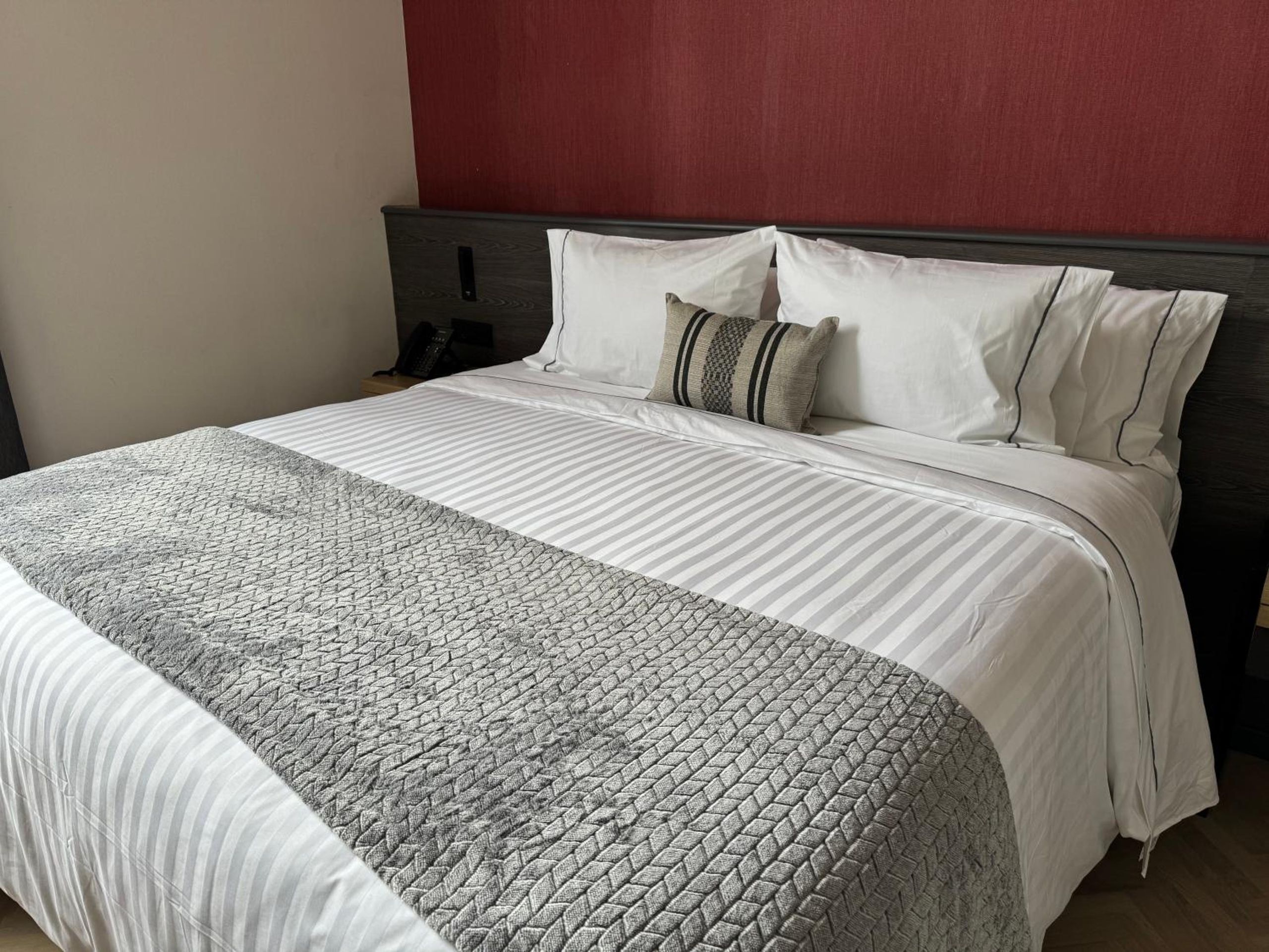 Habitación King con Balcón — 8