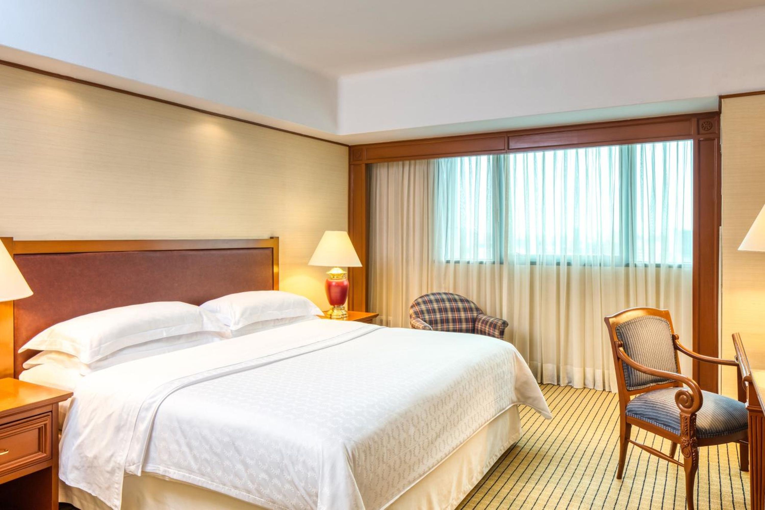 Sala clásica, habitación de huéspedes, 1 cama king, Torre Danubio