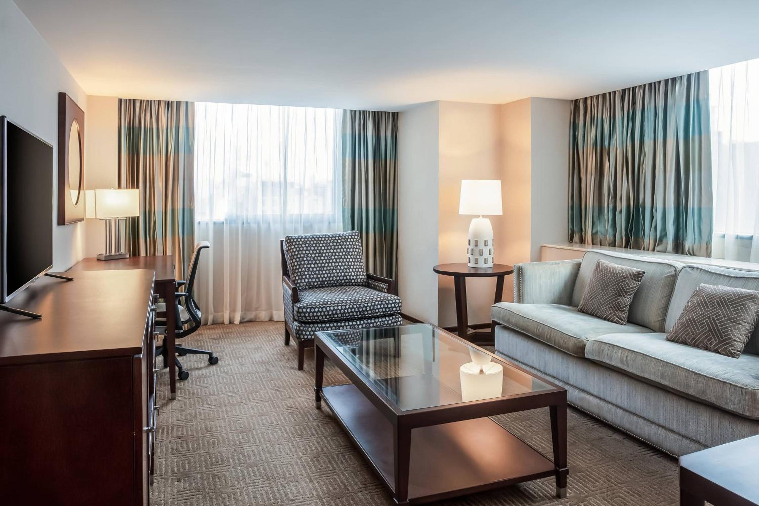 Suite Esquinera, Acceso al salón club, Suite de 1 Dormitorio, 1 Cama King — 8