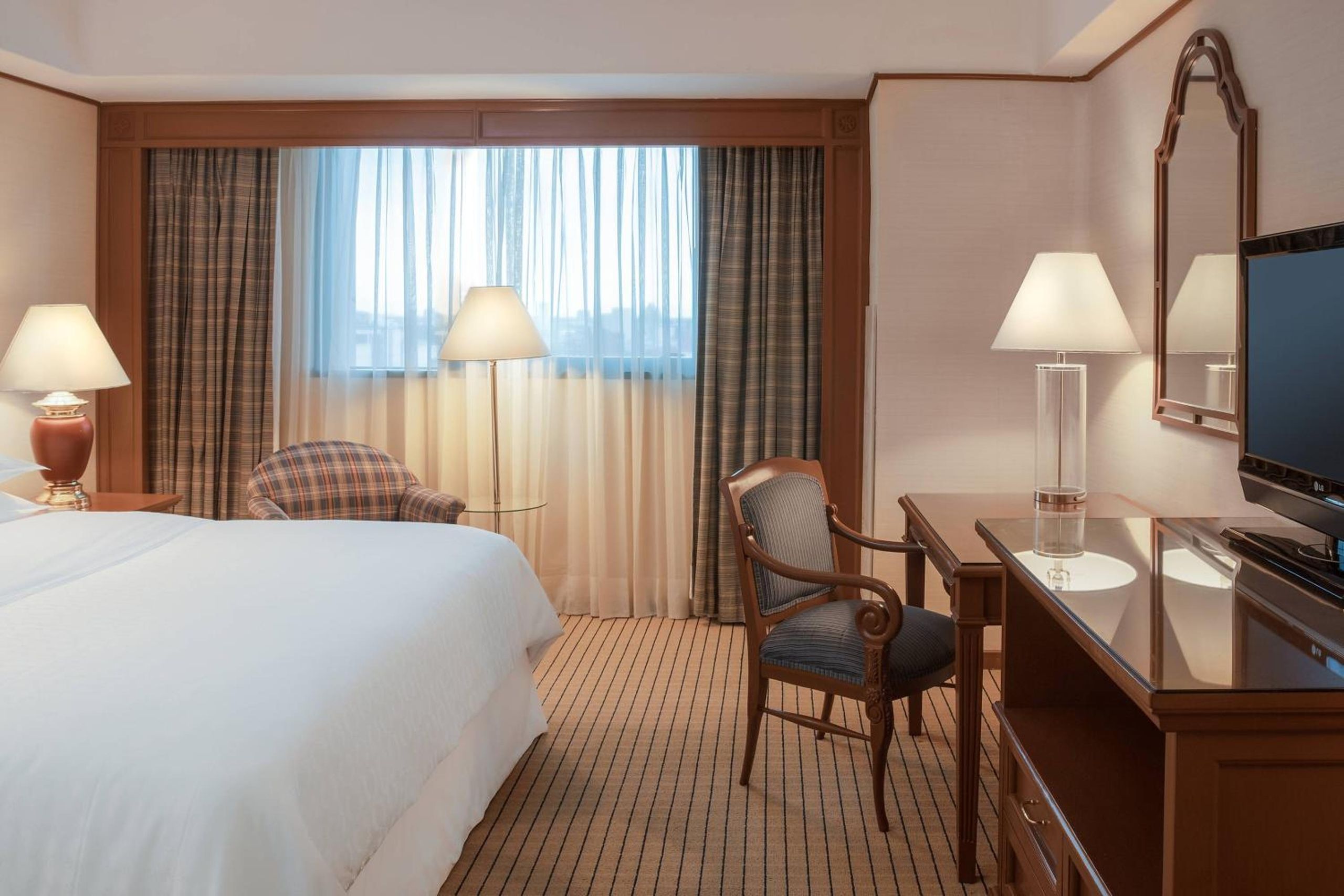 Sala clásica, habitación de huéspedes, 1 cama king, Torre Danubio — 3