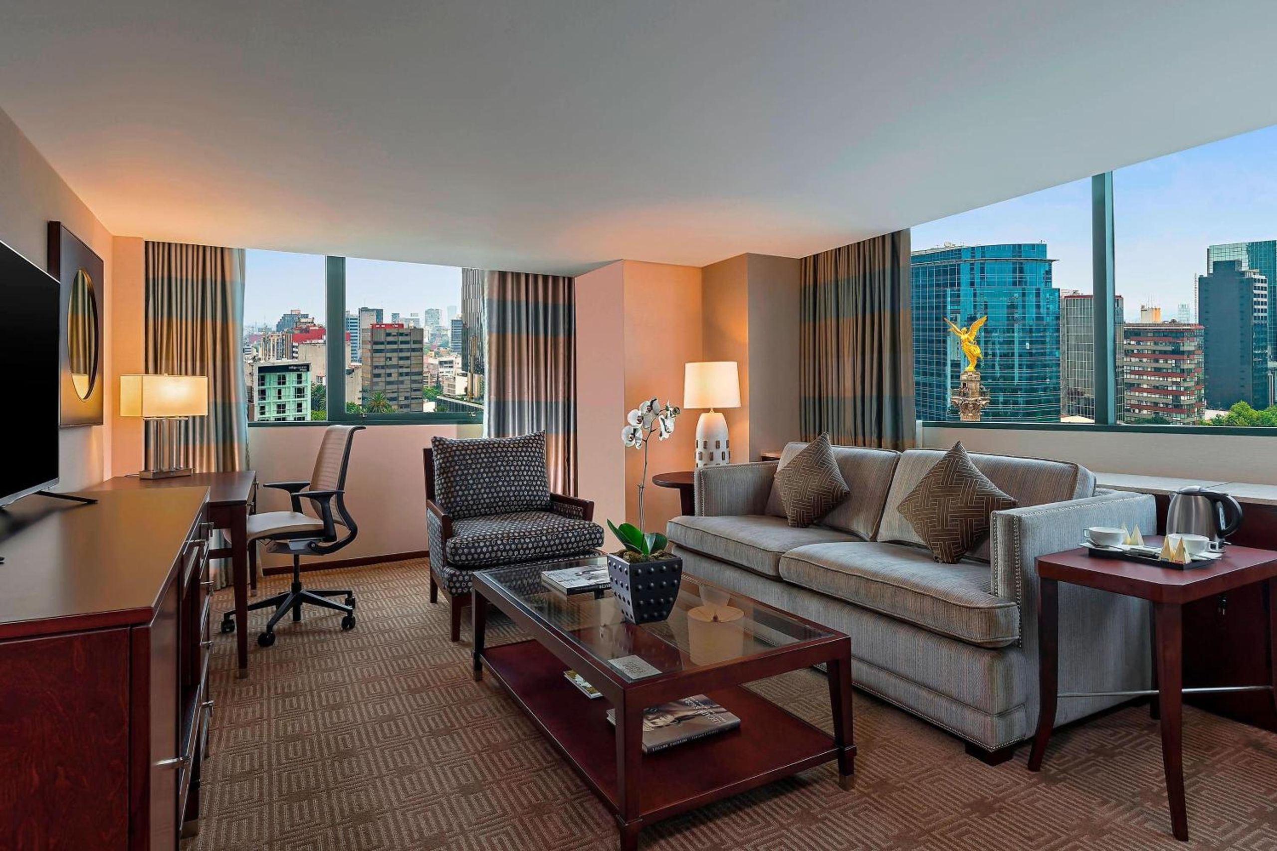 Suite Esquinera, Acceso al salón club, Suite de 1 Dormitorio, 1 Cama King — 7