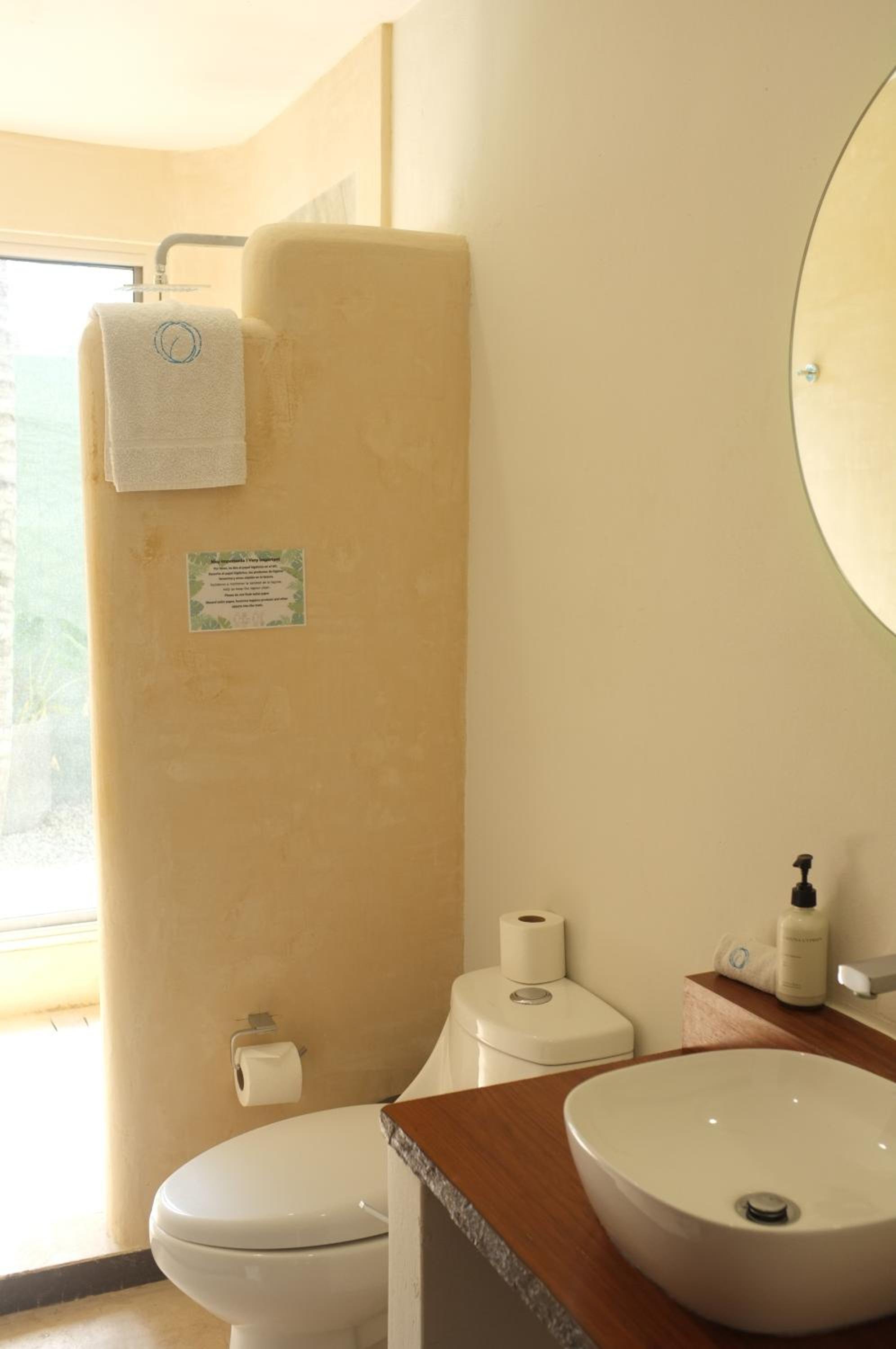 Habitación Doble Deluxe con Baño — 3