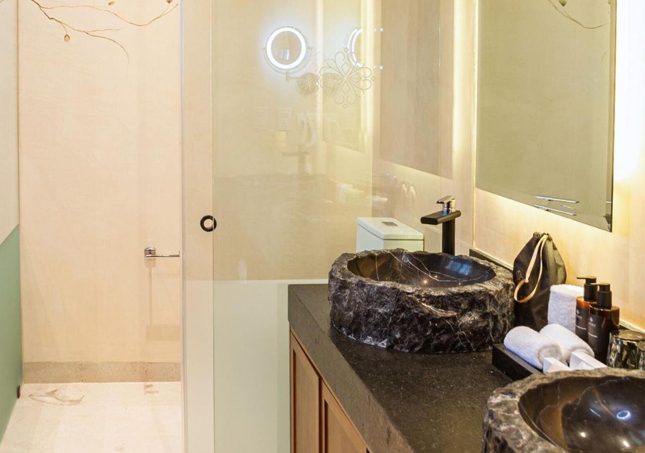 Suite King — 3