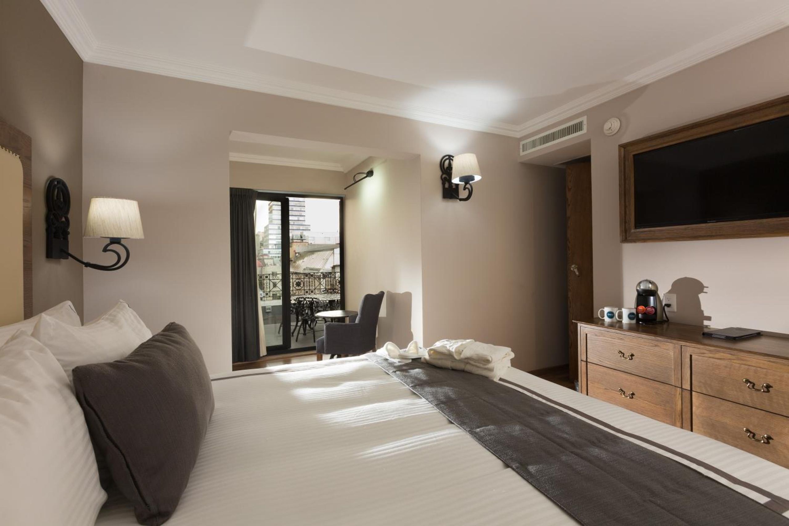 Suite Junior con Terraza — 6