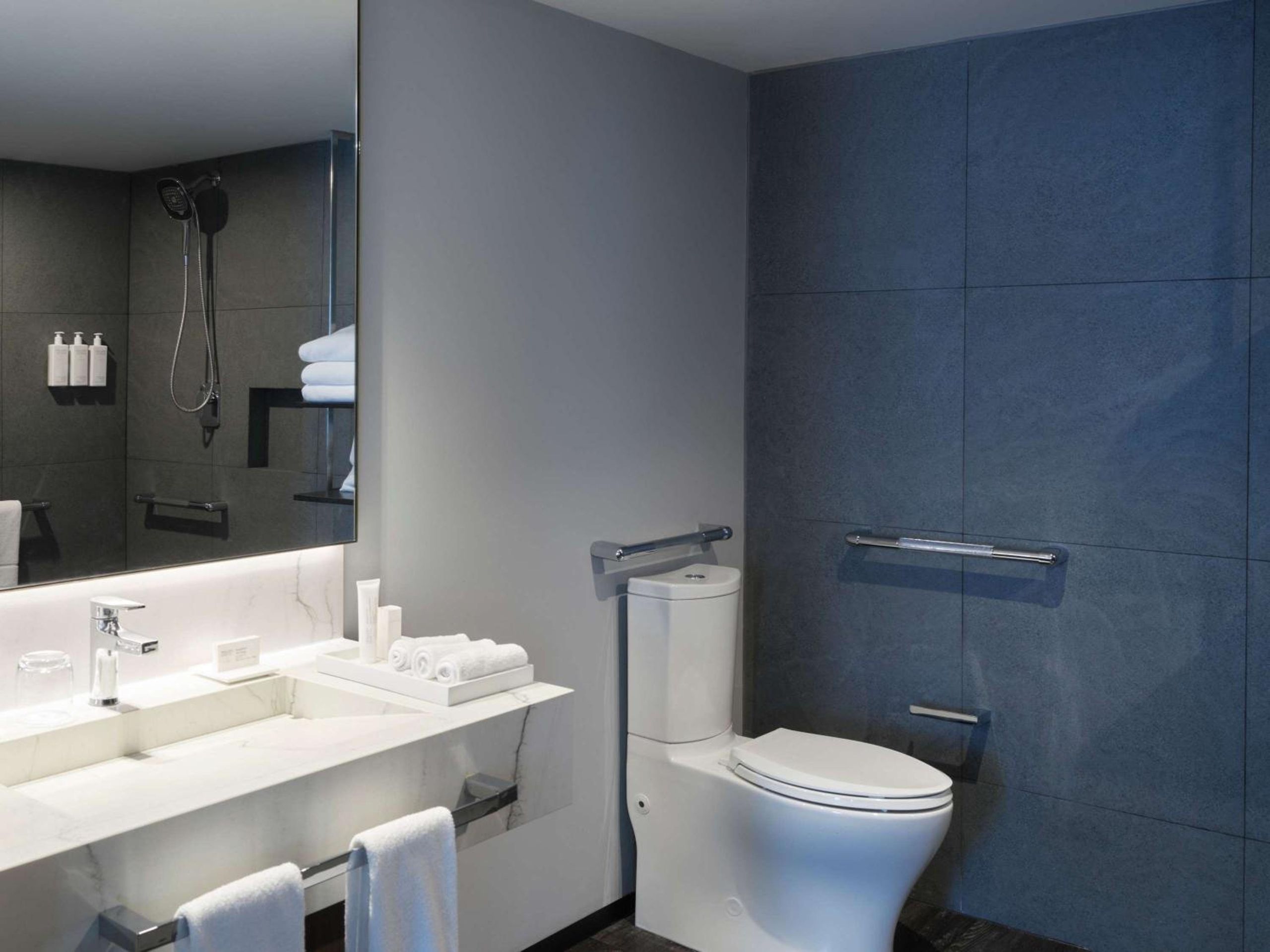 Habitación Superior con Cama King - Accesible para personas con movilidad reducida — 8