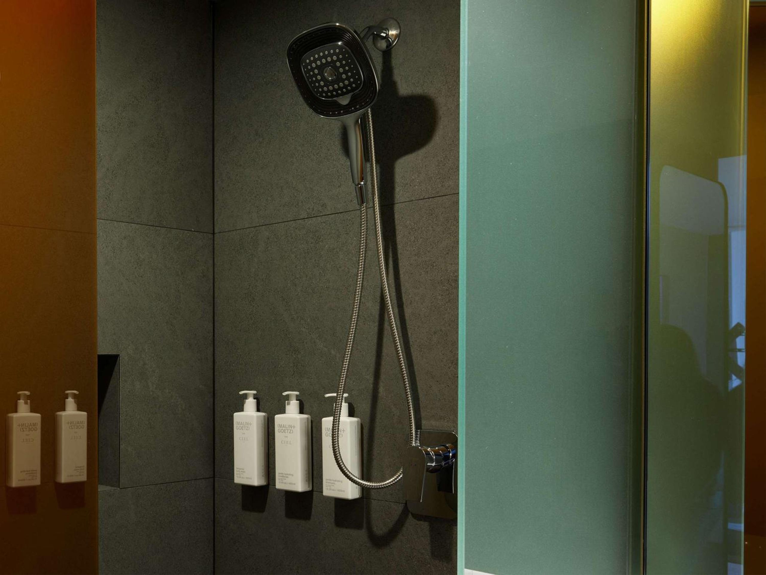 Habitación Doble Superior Skyline con Dos Camas Dobles — 8