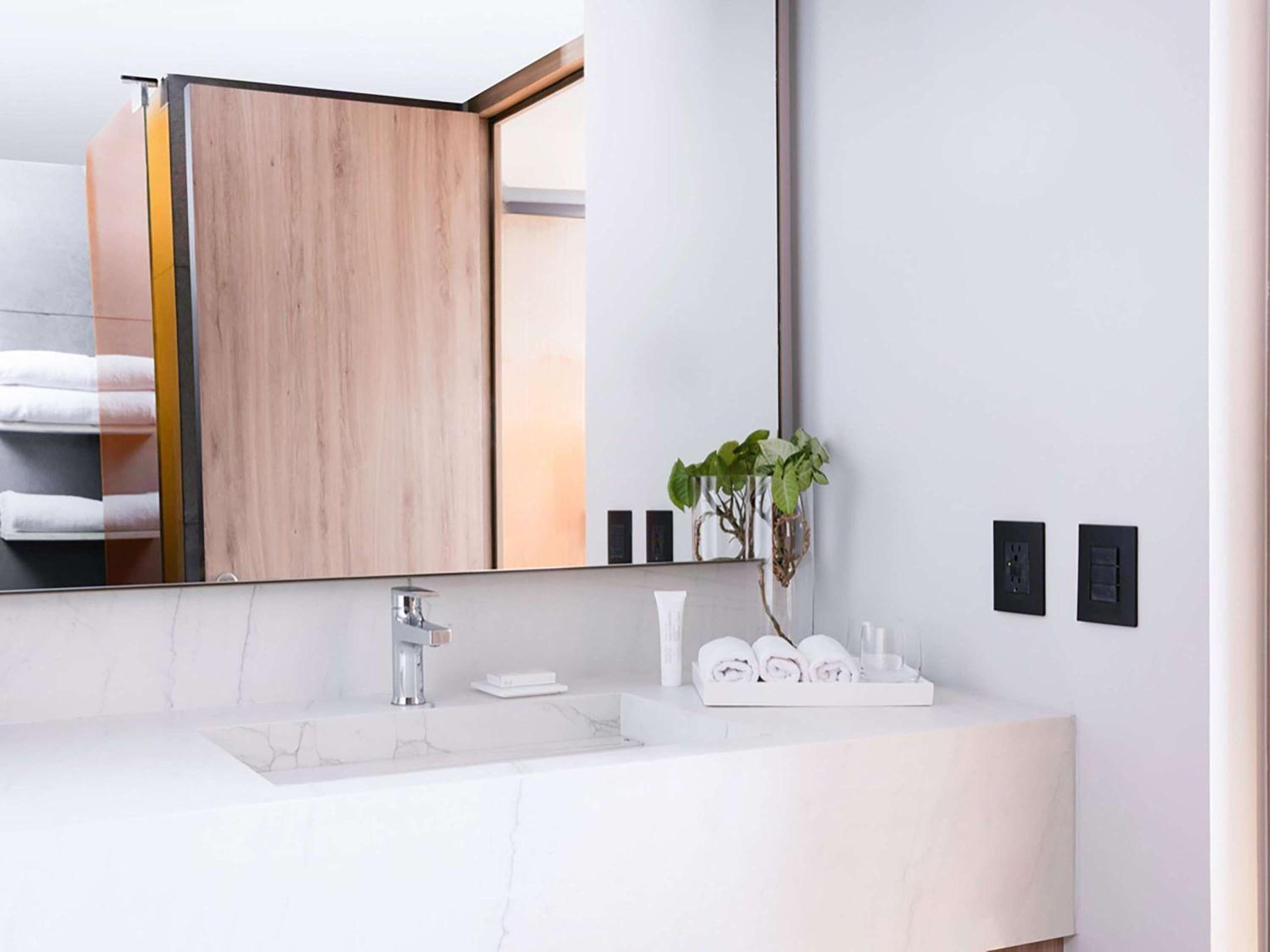 Habitación Superior con Cama King - Accesible para personas con movilidad reducida — 7