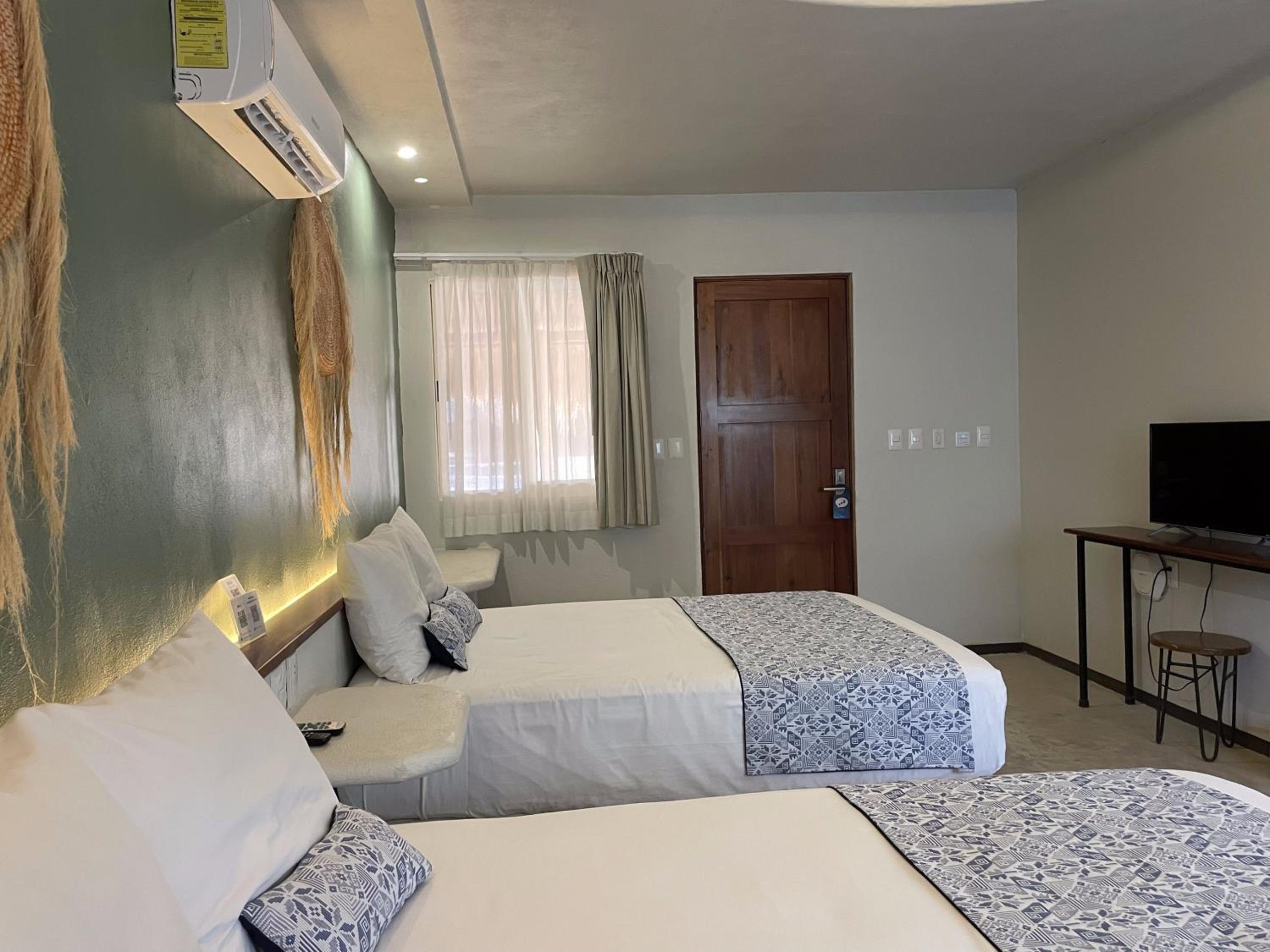 Habitación Estándar con Dos Camas Individuales — 6