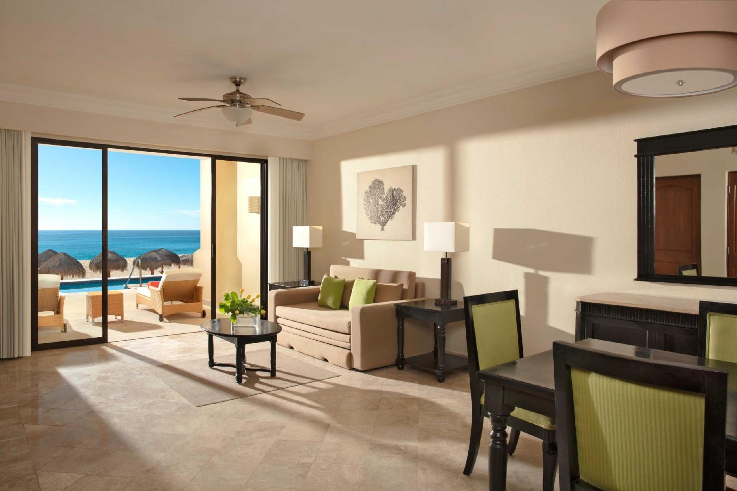Preferred Club One Bedroom Suite Ocean Front Swim Out King — 6