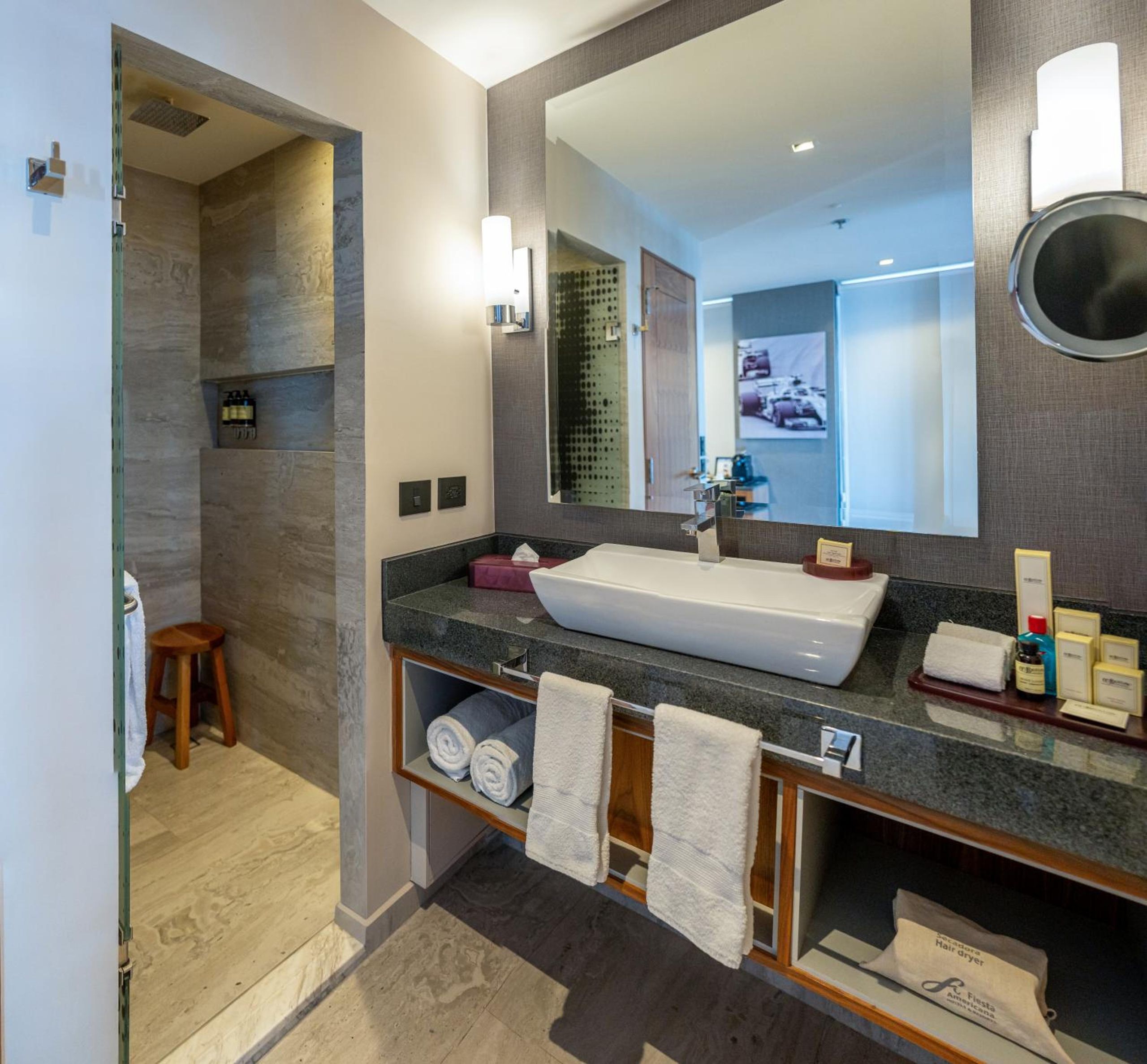 Vista a la Esquina, 1 Cama King — 3