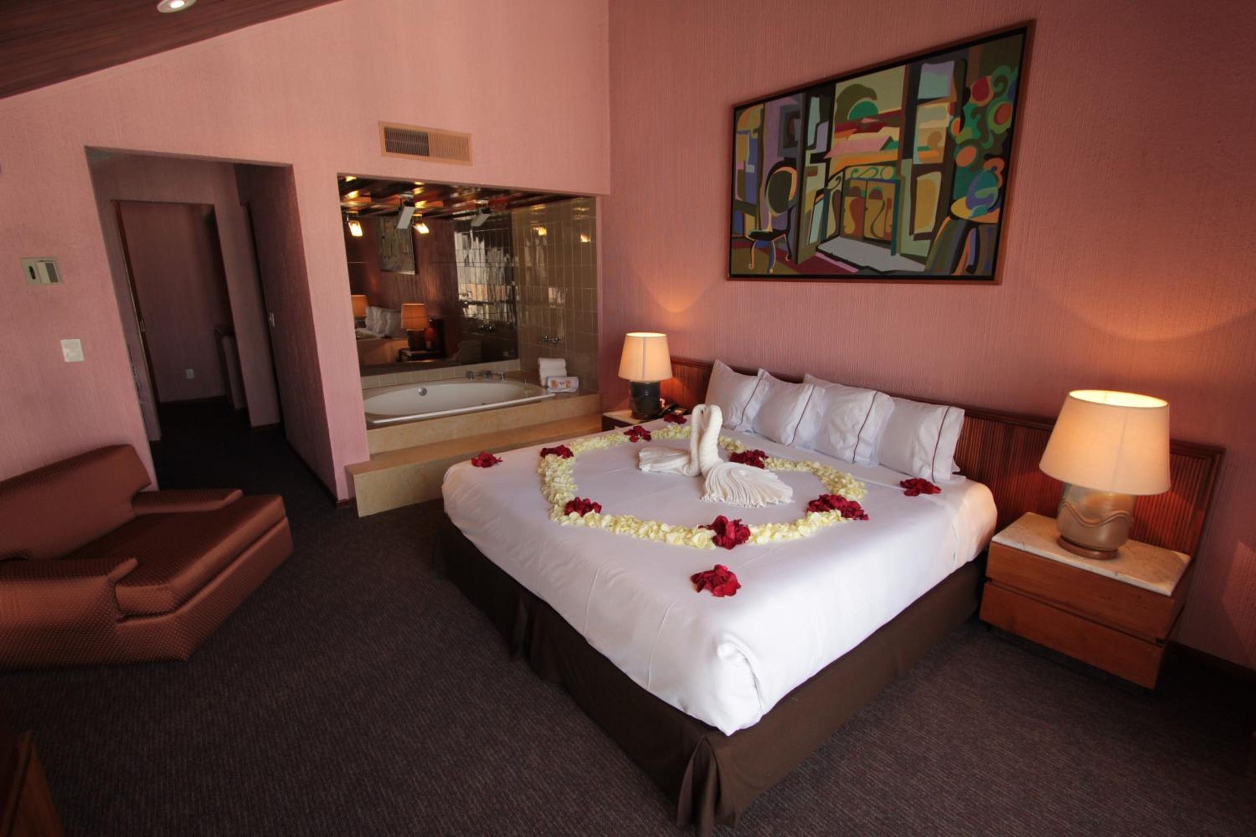 Suite King con Bañera de Hidromasaje — 2