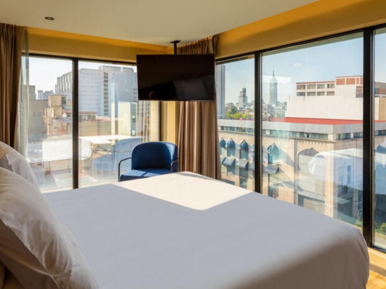Executive Suite One King
