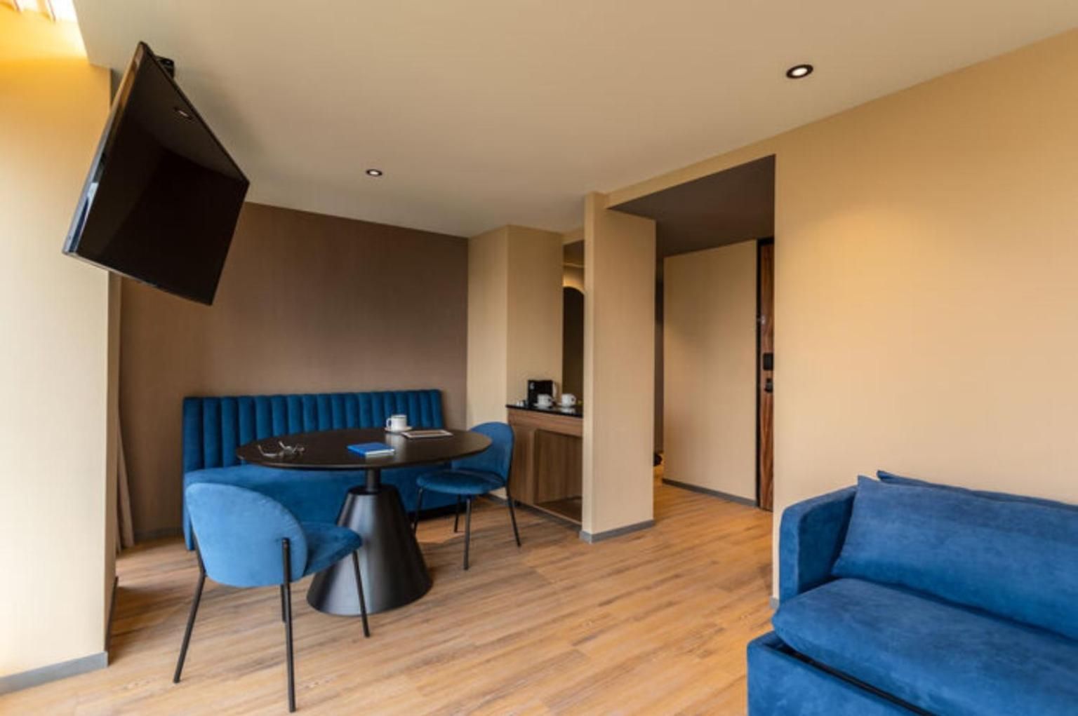 Executive Suite One King — 2