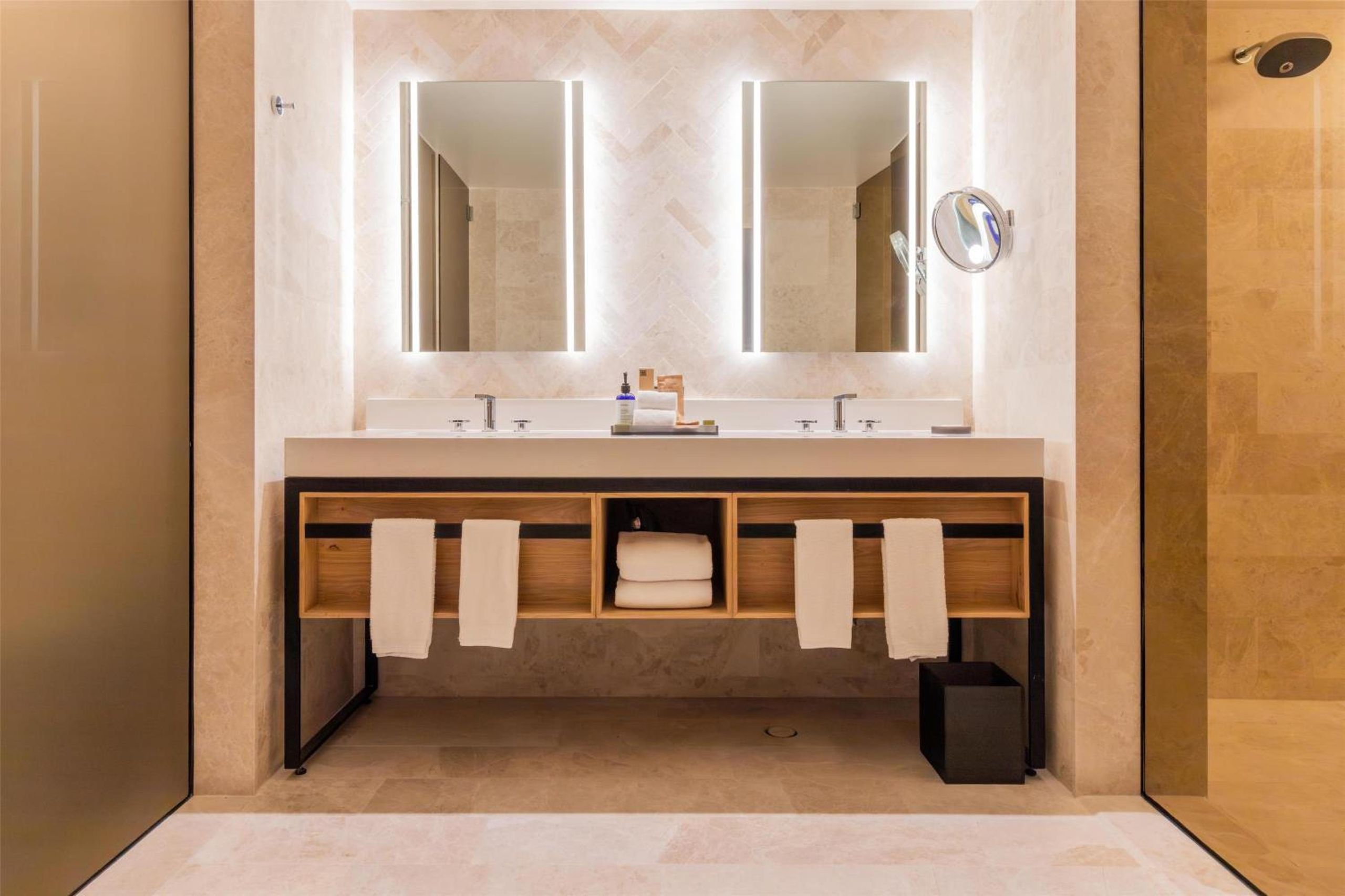 King Studio Suite — 2