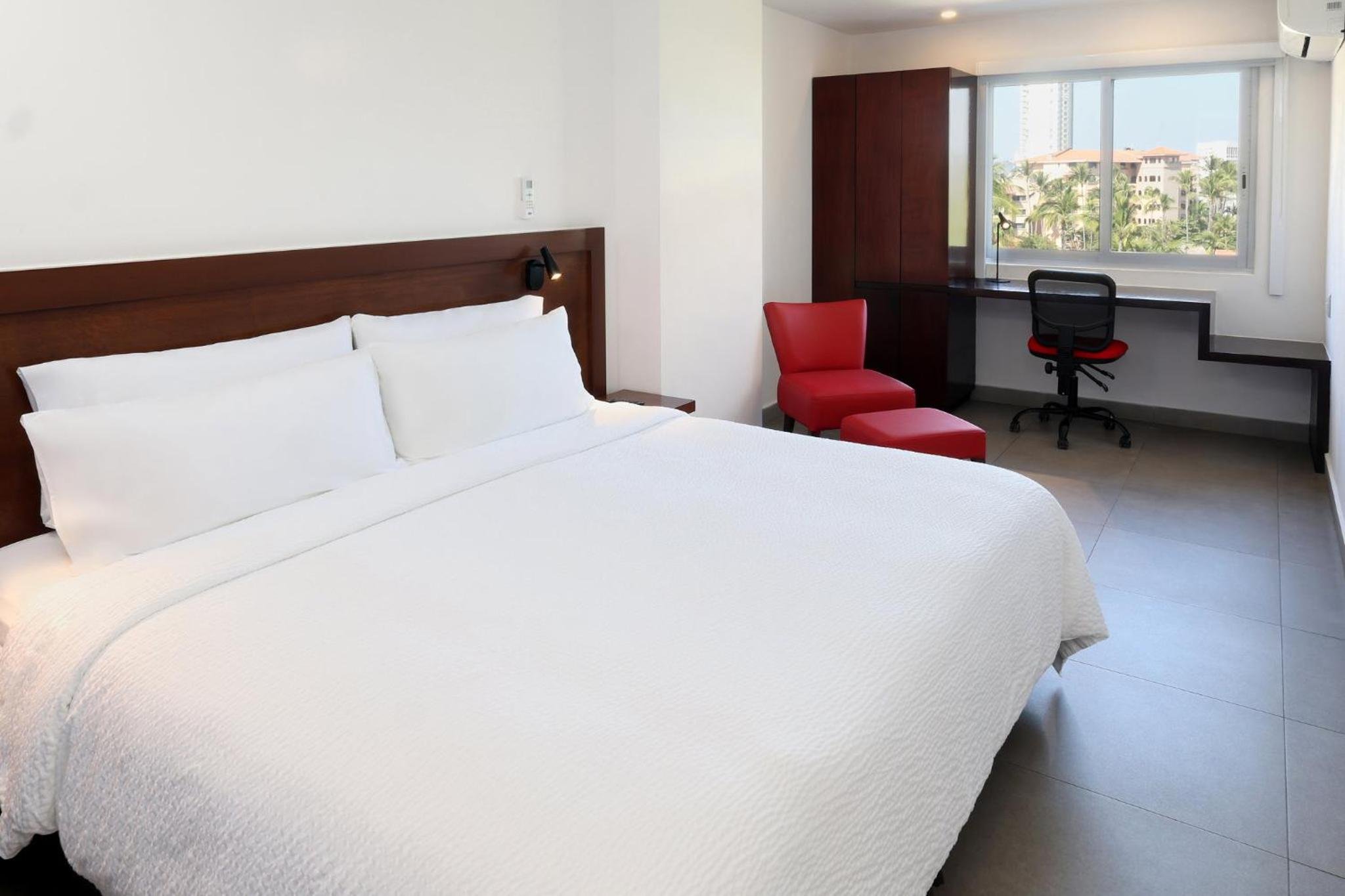 Standard King Room con vista a la ciudad — 3