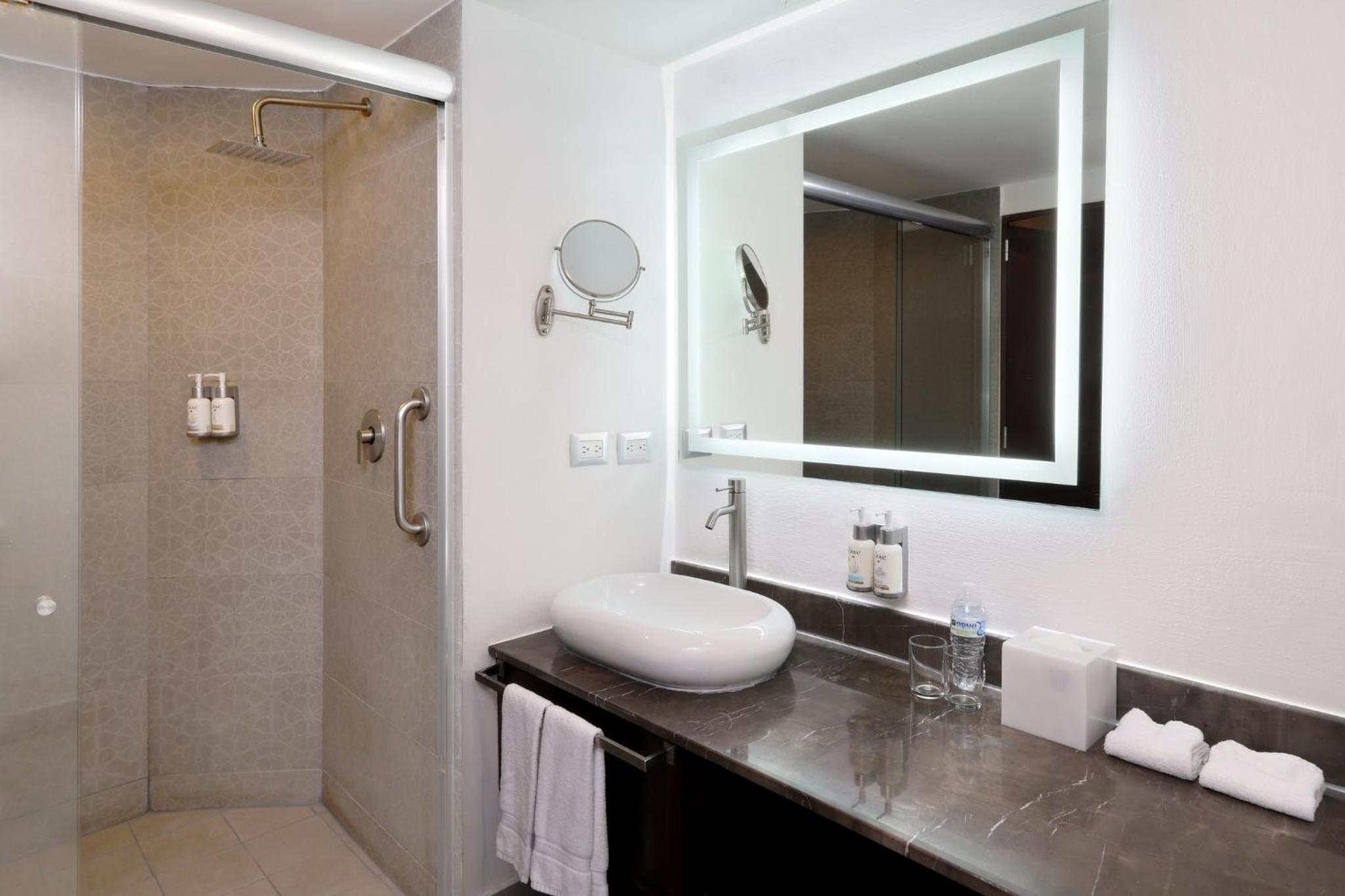 Standard Queen Room con Two camas Queen and vista al mar — 3
