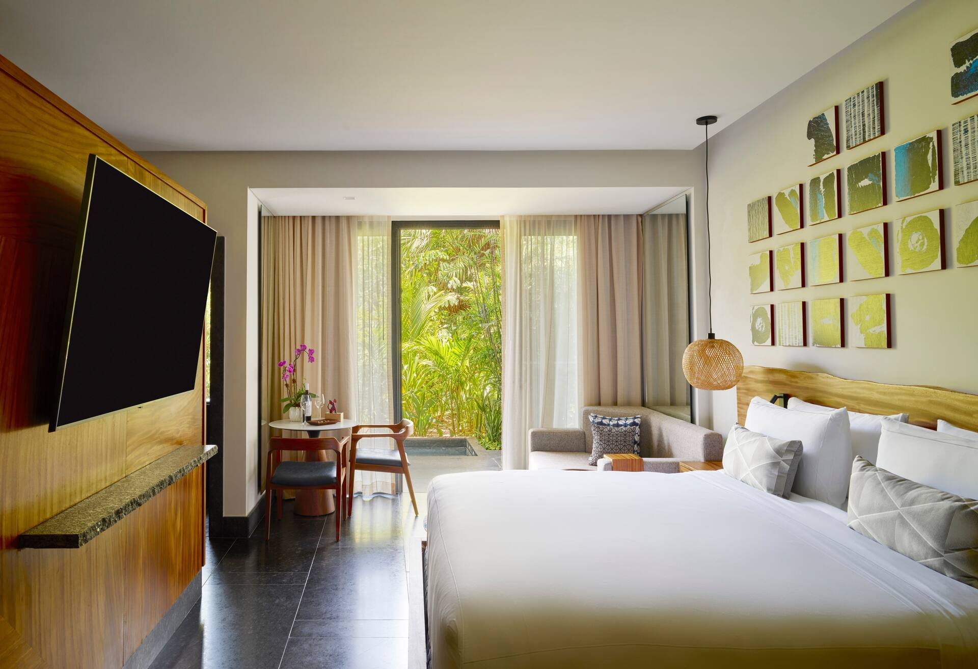 Tropical View Guestroom con cama King