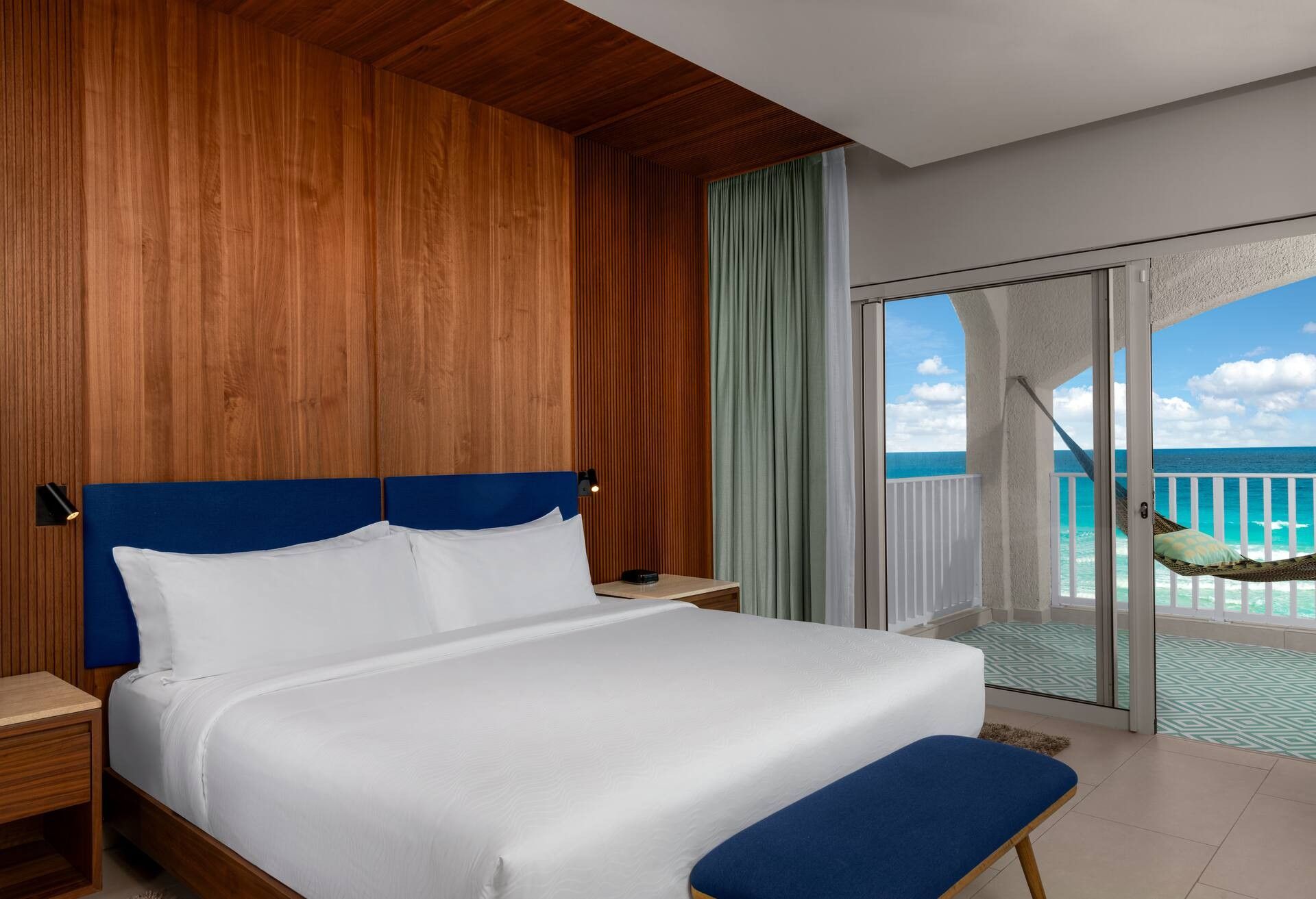Enclave Beachfront Suite - 1 Kg 2 Murphy Bds — 2