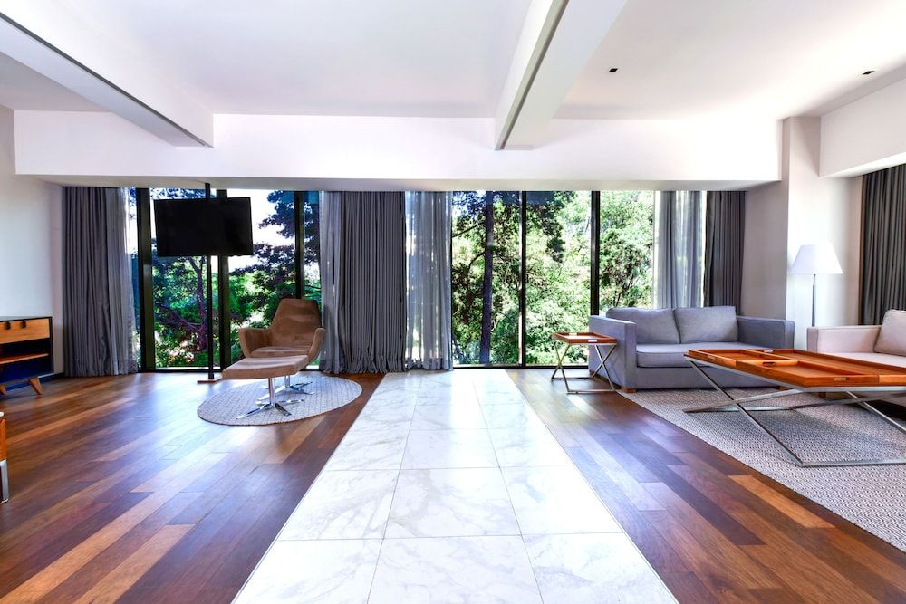 VIP Suite — 8