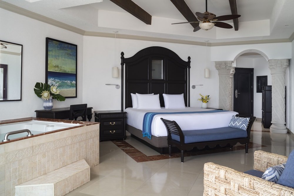 Ocean Front Junior Suite King — 4