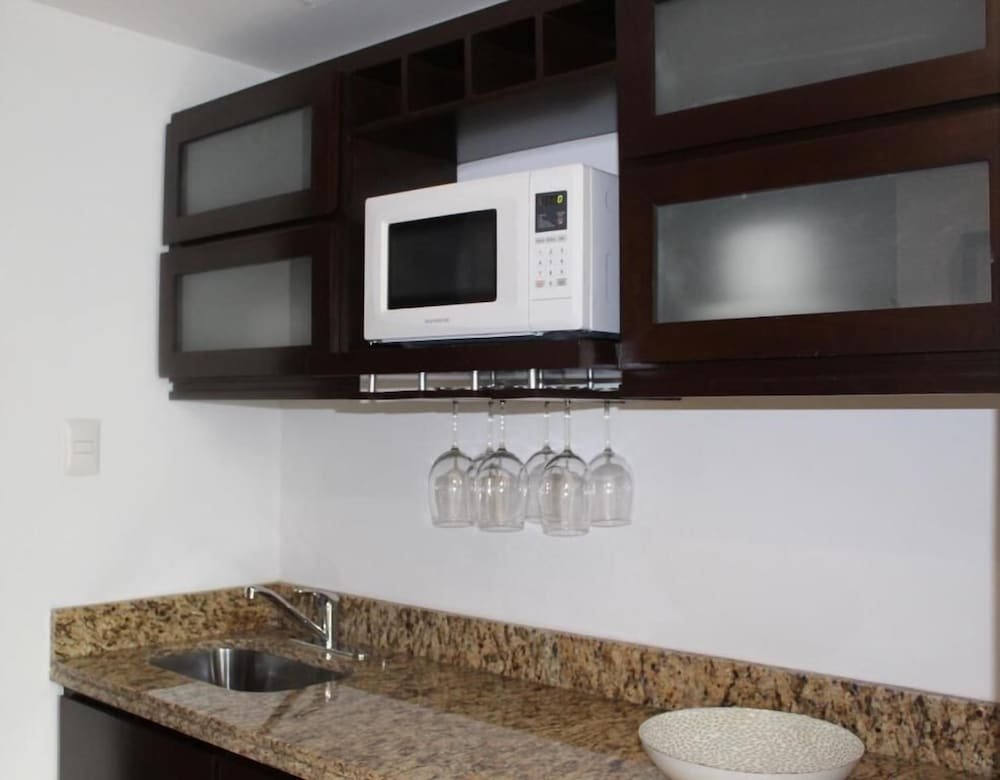 Deluxe Studio Suite, 1 cama King, Hot Tub, vista al jardín — 4