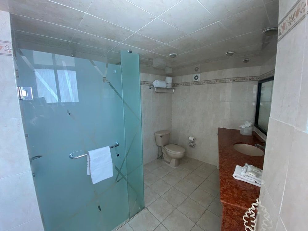 Room, 1 cama King (Preferencial) — 3