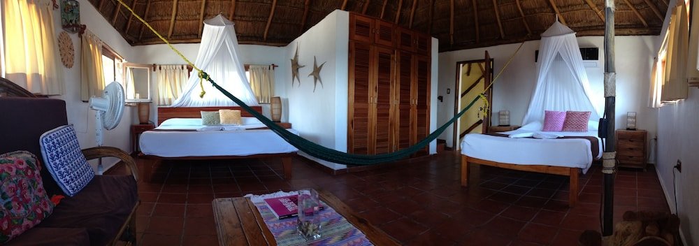 Family Quadruple Room, Multiple Beds, Partial vista al mar