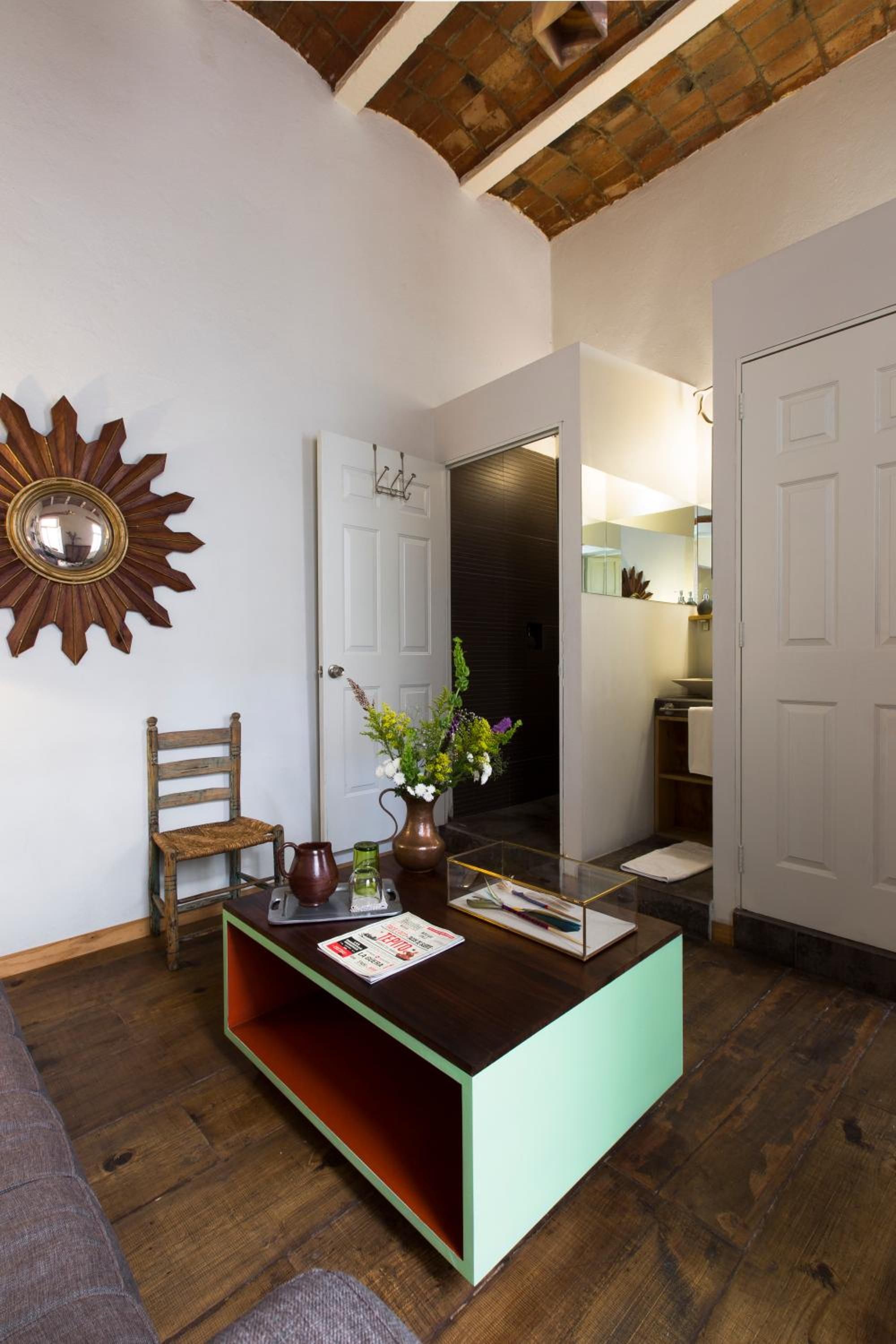 Suite — 3