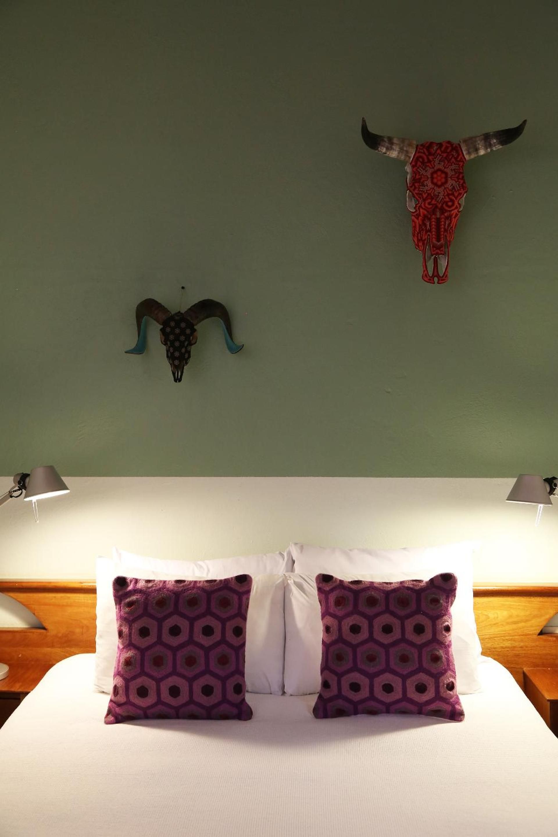 Suite — 2