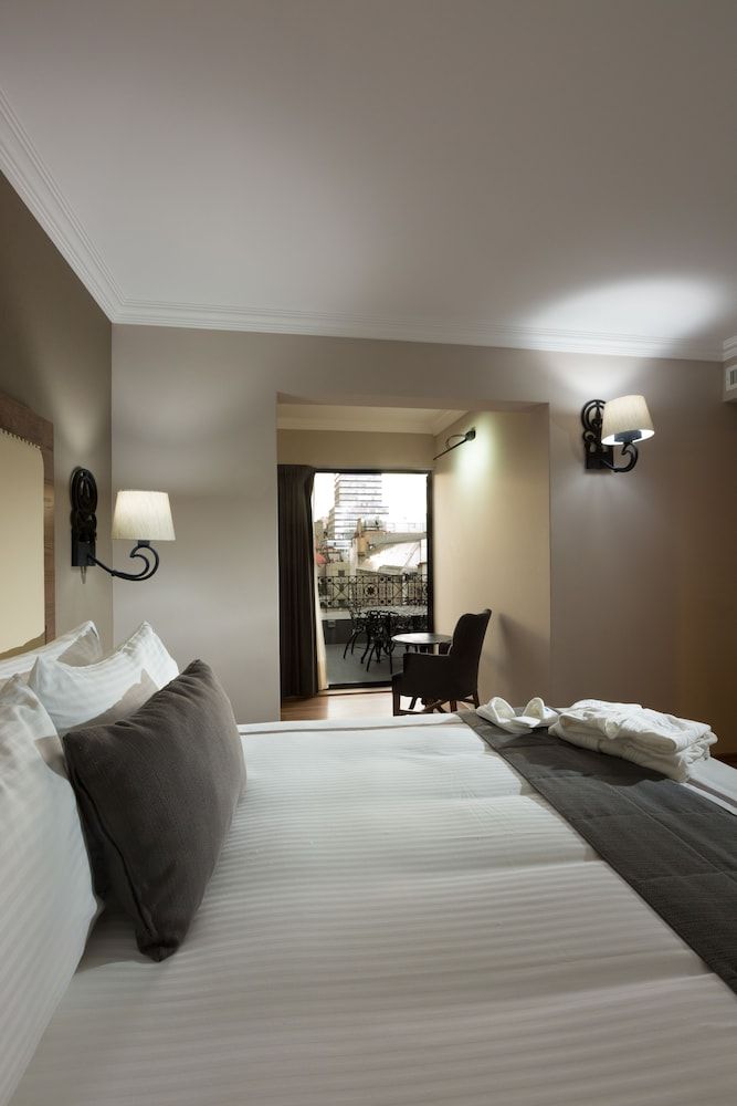 Premier Room, 1 cama King, vista a la ciudad — 6