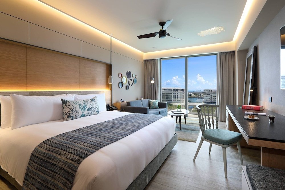 Habitación con 1 cama King y sofá cama, Balcón, Vista al mar — 7