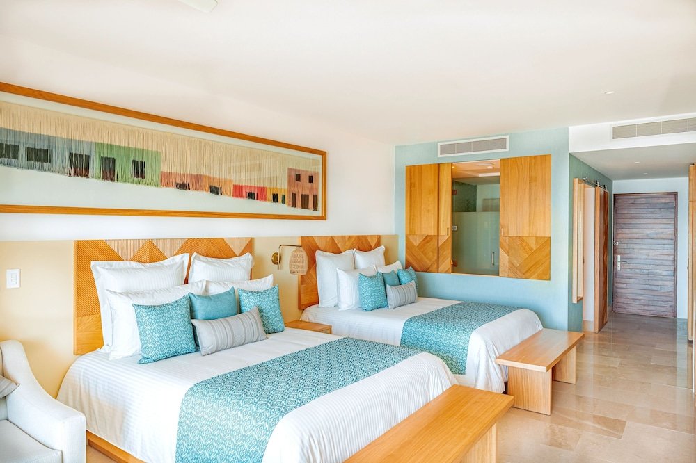 Preferred Club Junior Suite Swimout Dbl — 5
