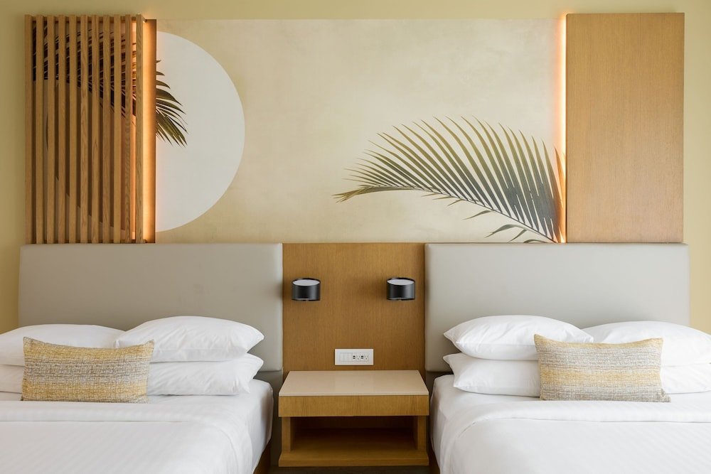 Room, 2 camas dobles, Resort View (balcón) — 4