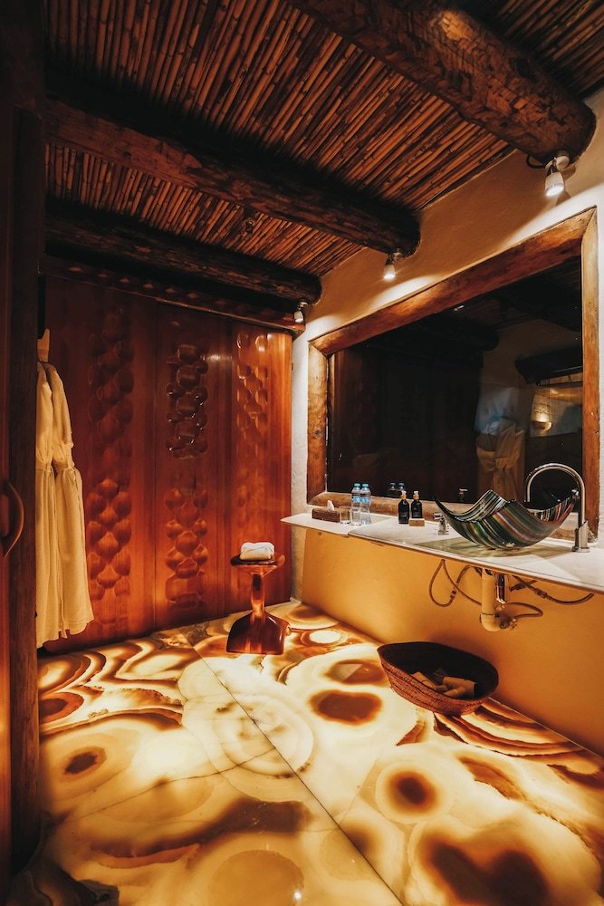 Master Suite King — 3