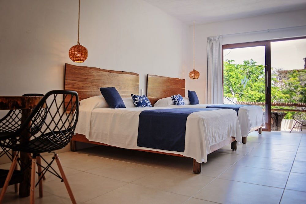 Habitación Estándar, 2 camas dobles, balcón — 2