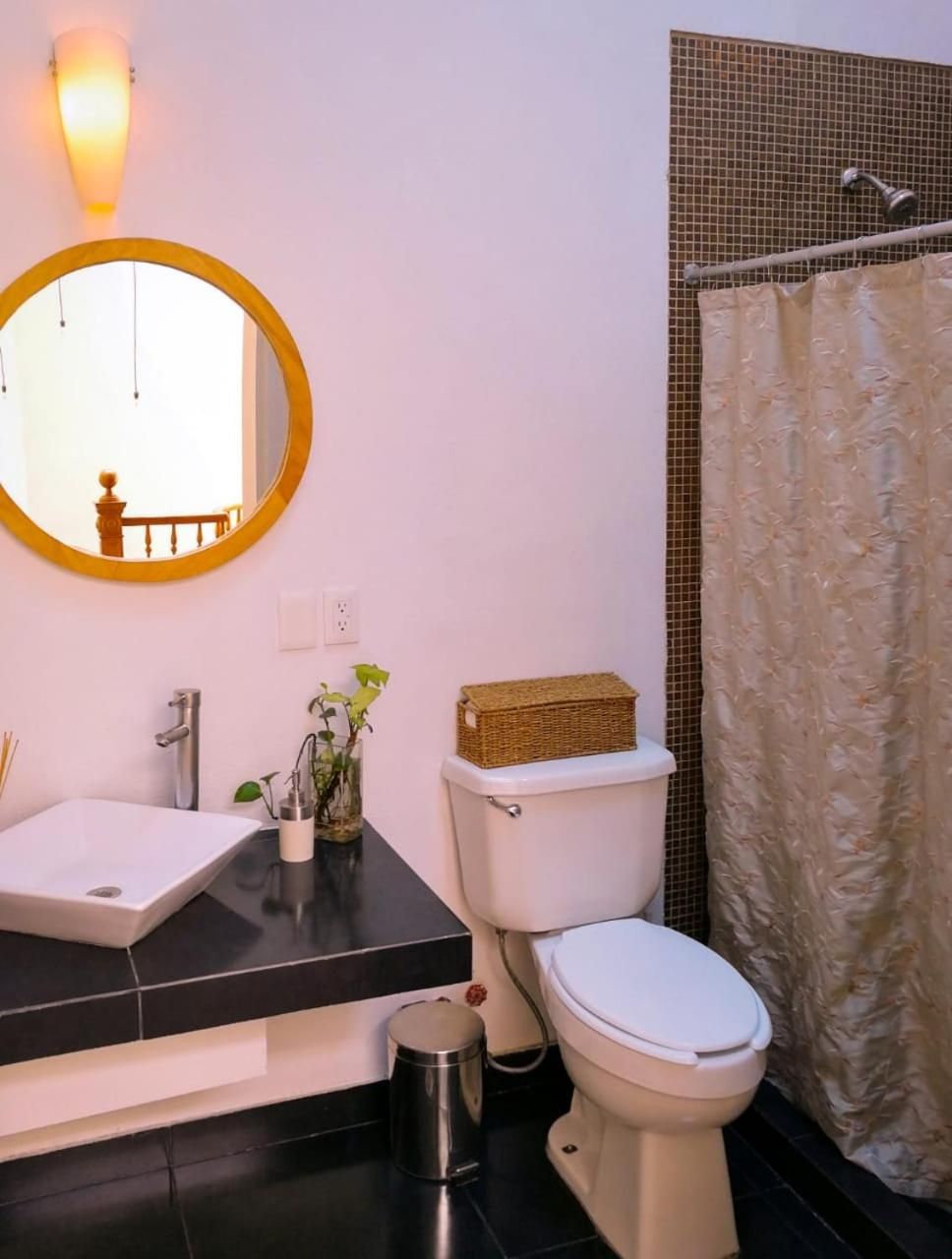 Habitación Doble con Two camas dobles and Shared Bathroom — 6