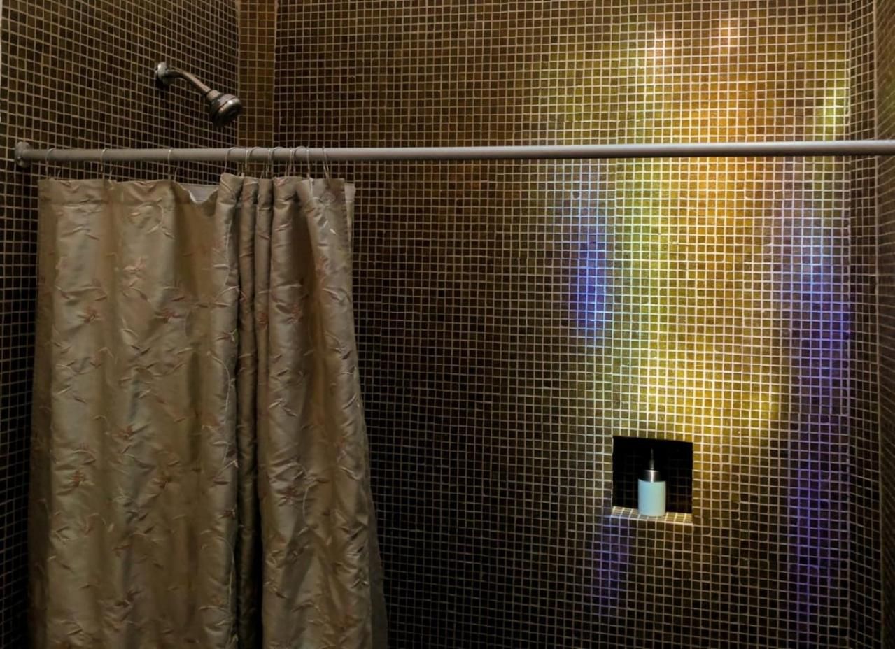 Habitación Doble con Two camas dobles and Shared Bathroom — 5