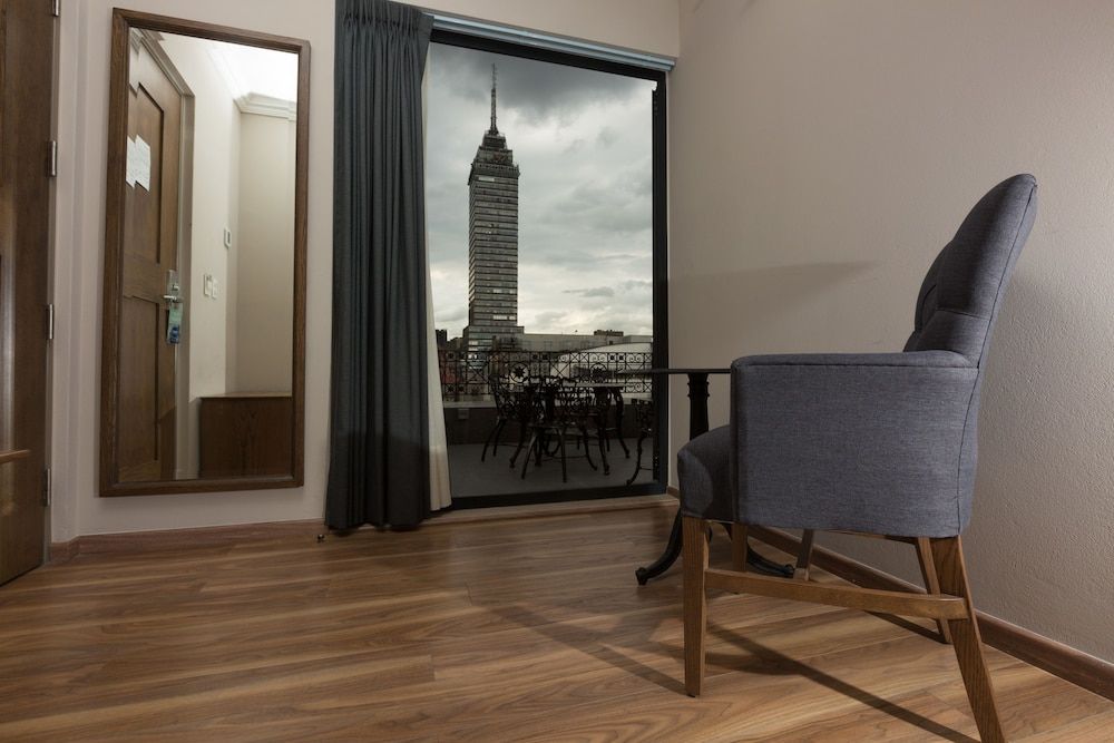Premier Room, 1 cama King, vista a la ciudad — 4