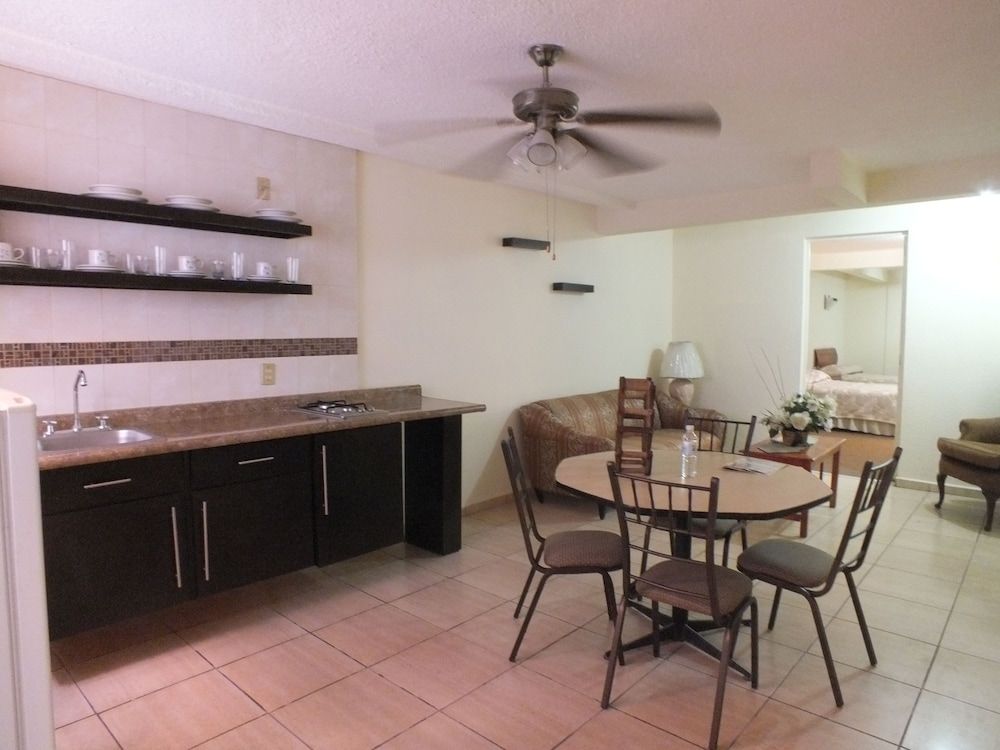 Family Studio Suite — 3