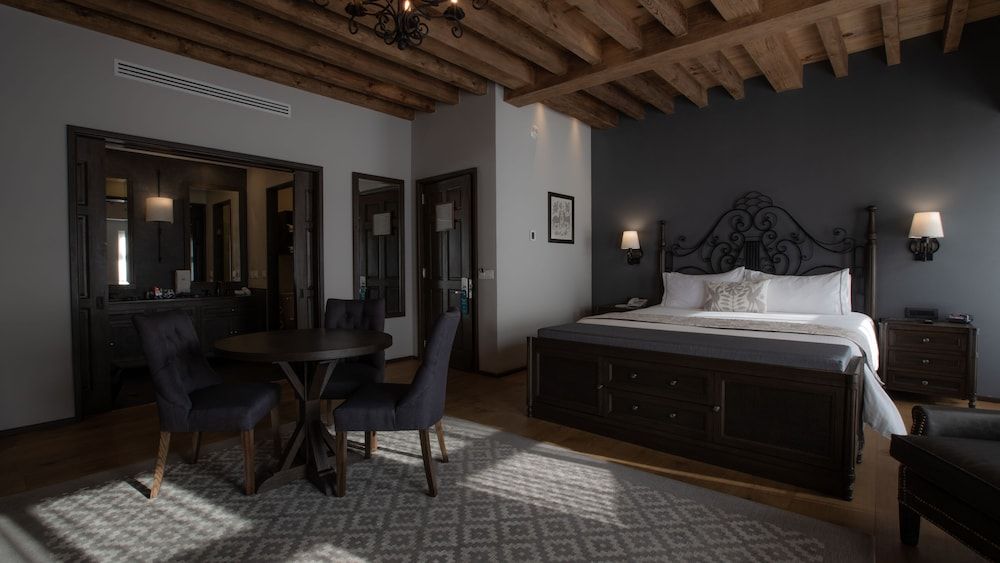 Suite Junior, 1 Cama King, Vista a la Ciudad — 7
