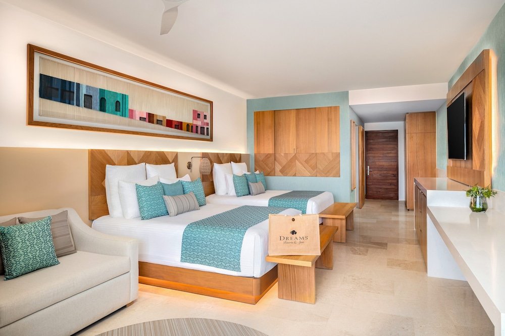 Junior Suite Swimout Dbl — 3
