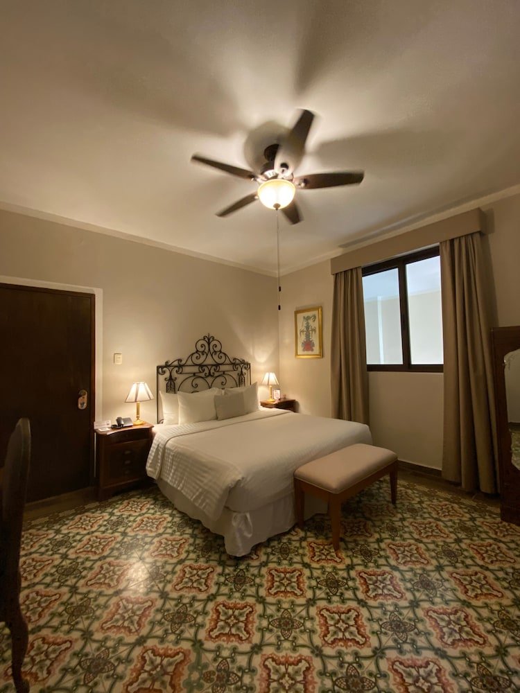 Standard Habitación Doble, 1 cama King — 2