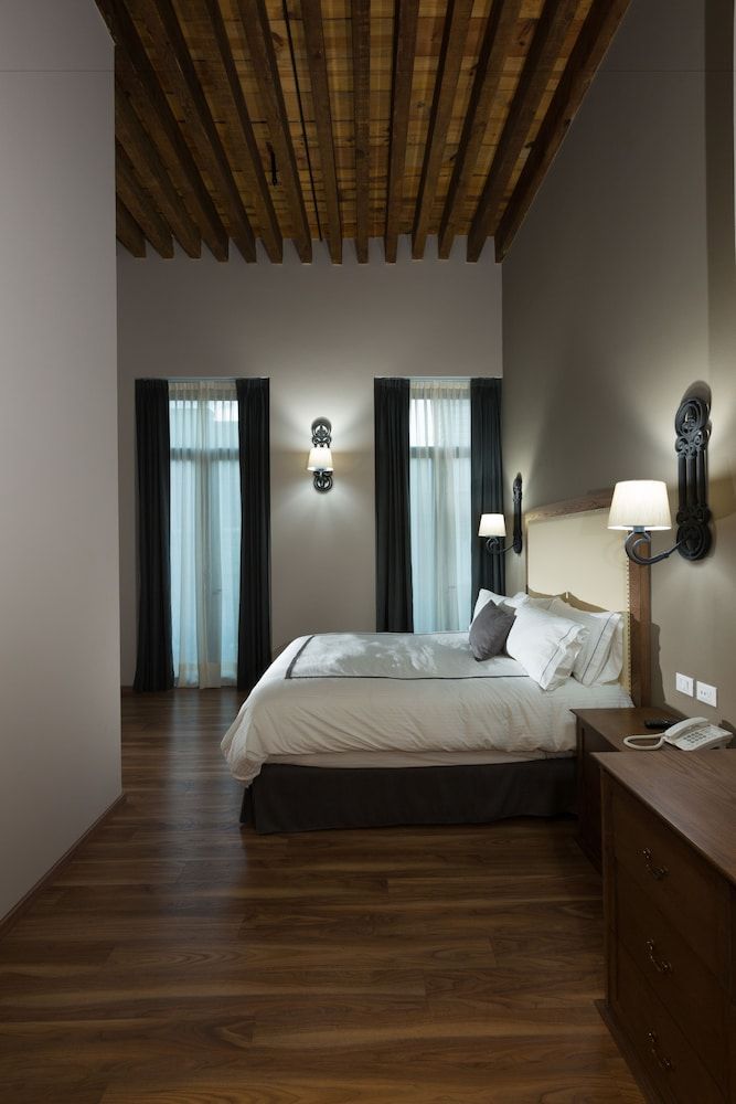 Habitación Ejecutiva, 1 cama King, balcón, vista a la ciudad — 8