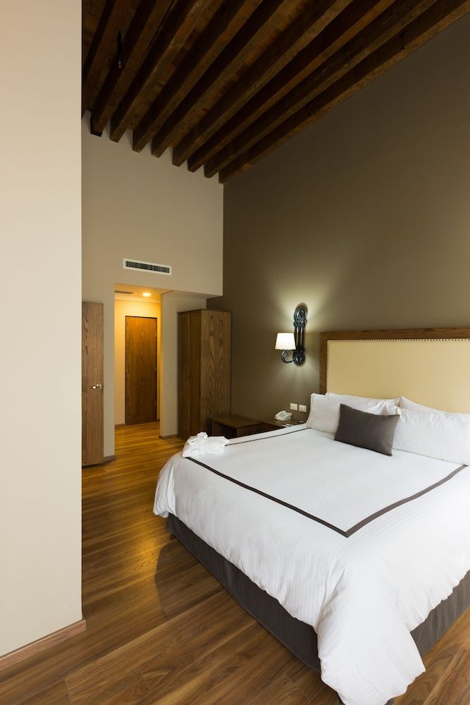 Habitación Ejecutiva, 1 cama King, balcón, vista a la ciudad — 5