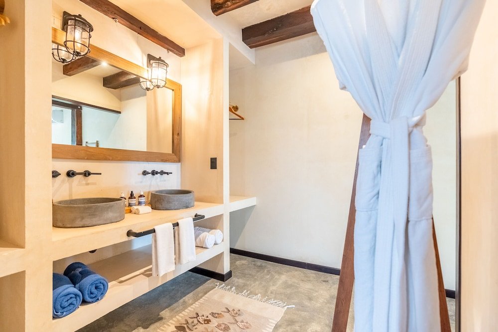 Habitación Deluxe, 1 cama King, vista al mar, Ground Floor — 2