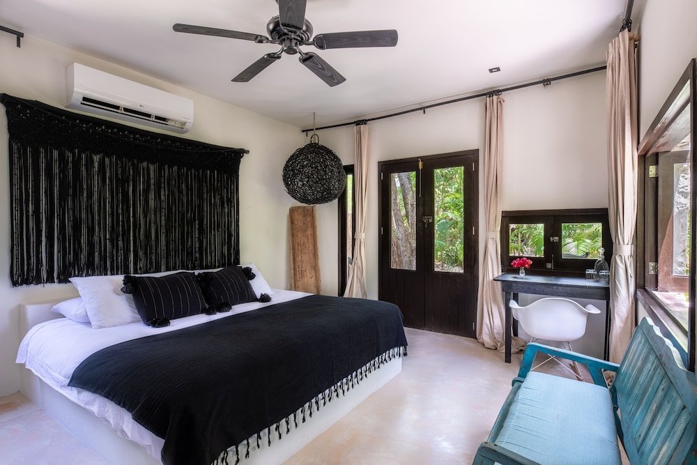 Room, vista al jardín — 4